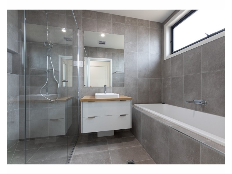 6 Billabong Place, Thurgoona NSW 2640