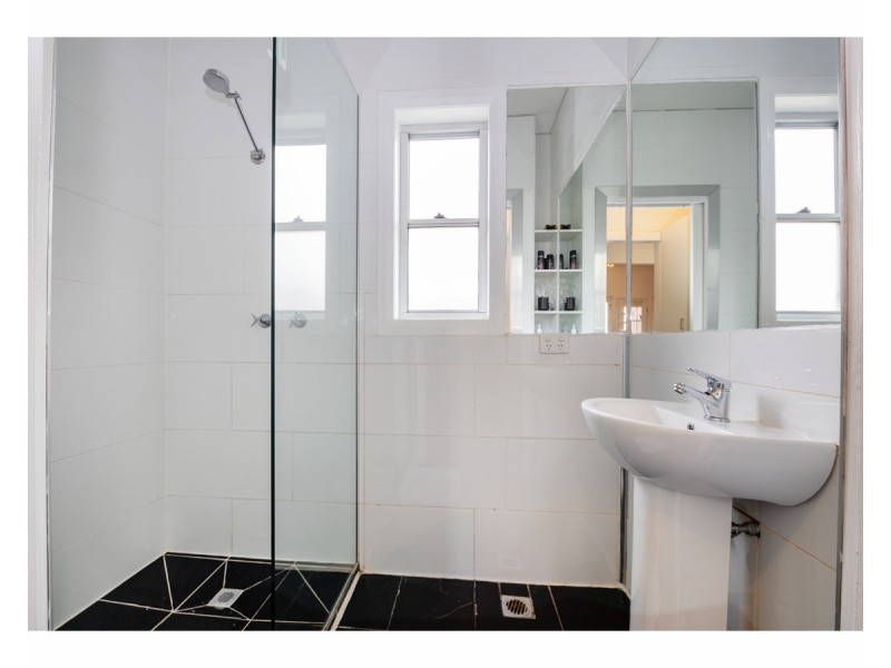 1/393 Griffith Road, Lavington NSW 2641