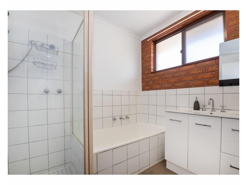 9/595 Webb Street, Lavington NSW 2641