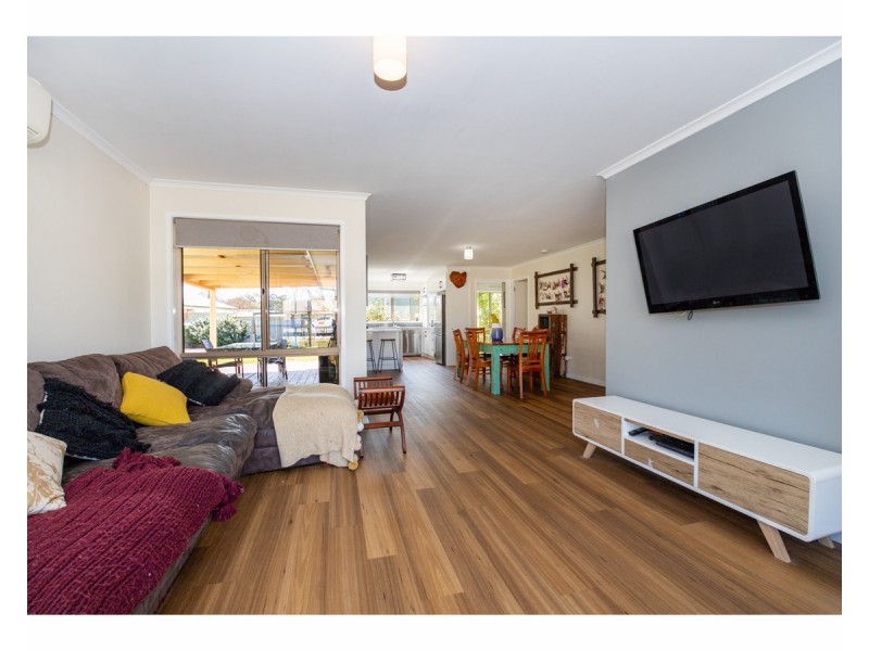 76 Adams Street, Jindera NSW 2642