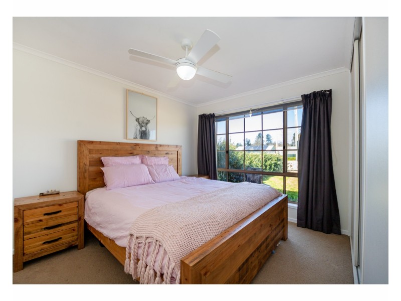 76 Adams Street, Jindera NSW 2642