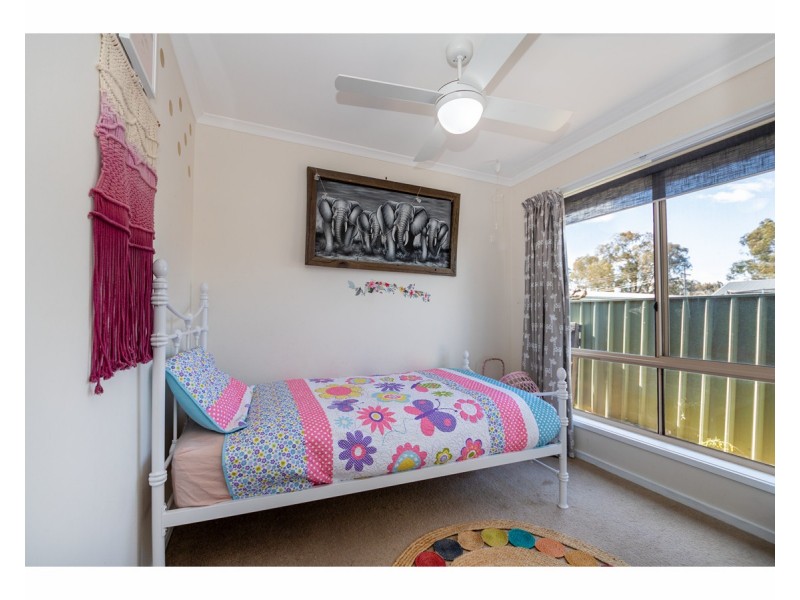 76 Adams Street, Jindera NSW 2642