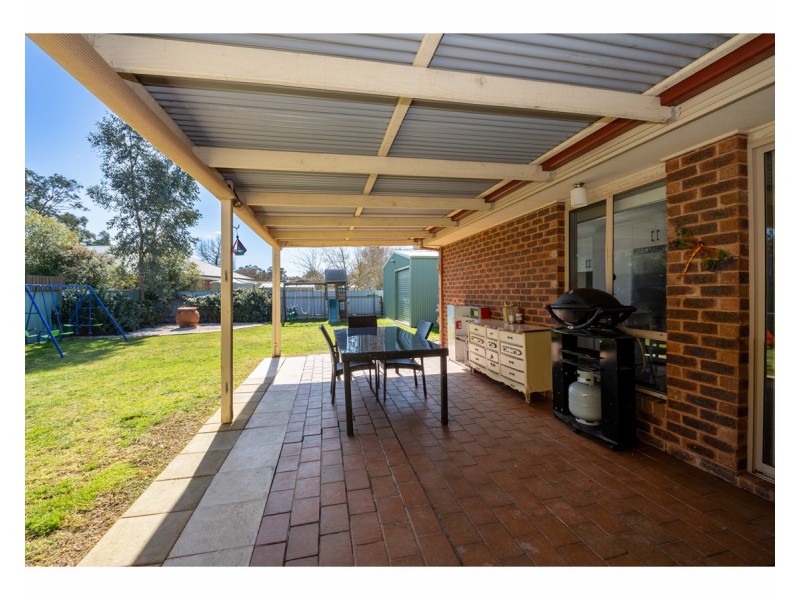 76 Adams Street, Jindera NSW 2642