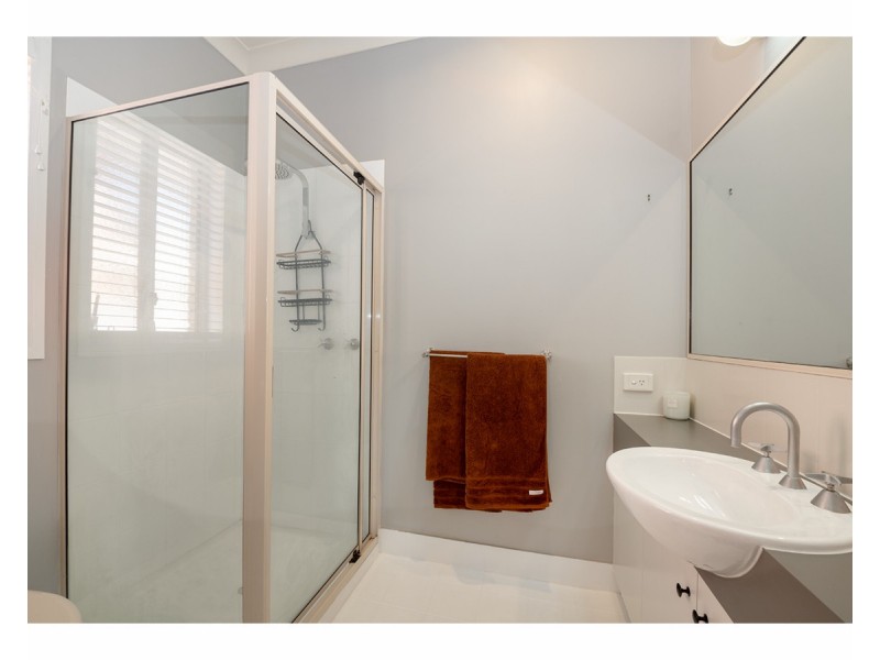 15 Orchard Way, Lavington NSW 2641