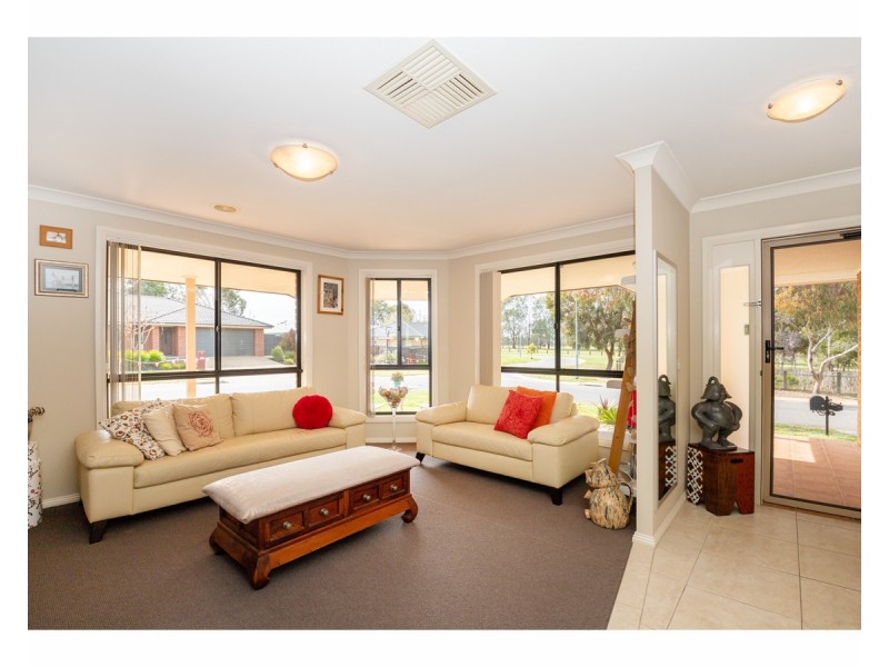 37 Whitebox Circuit, Thurgoona NSW 2640
