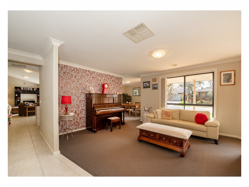 37 Whitebox Circuit, Thurgoona NSW 2640