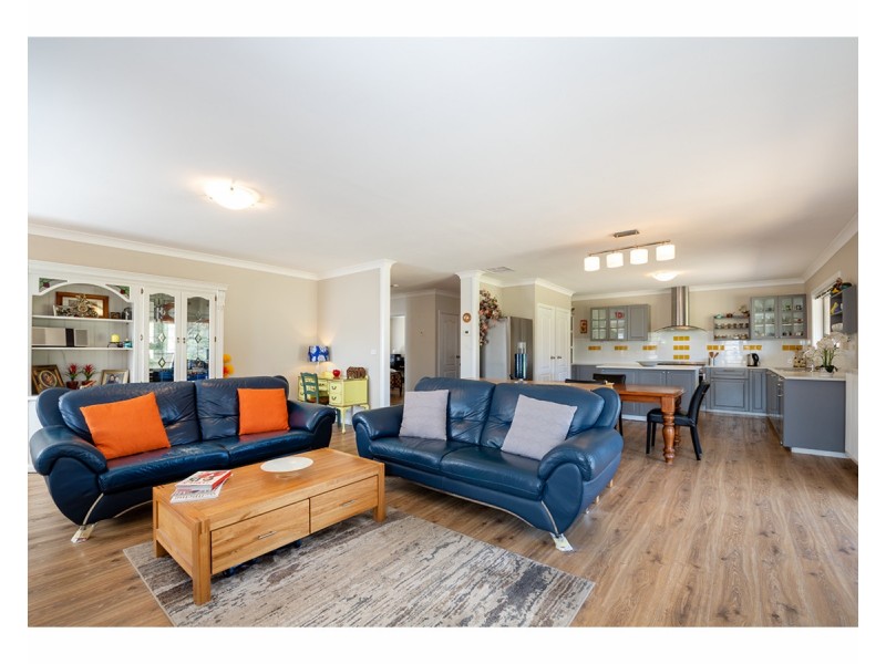 109 Greta Drive, Hamilton Valley NSW 2641