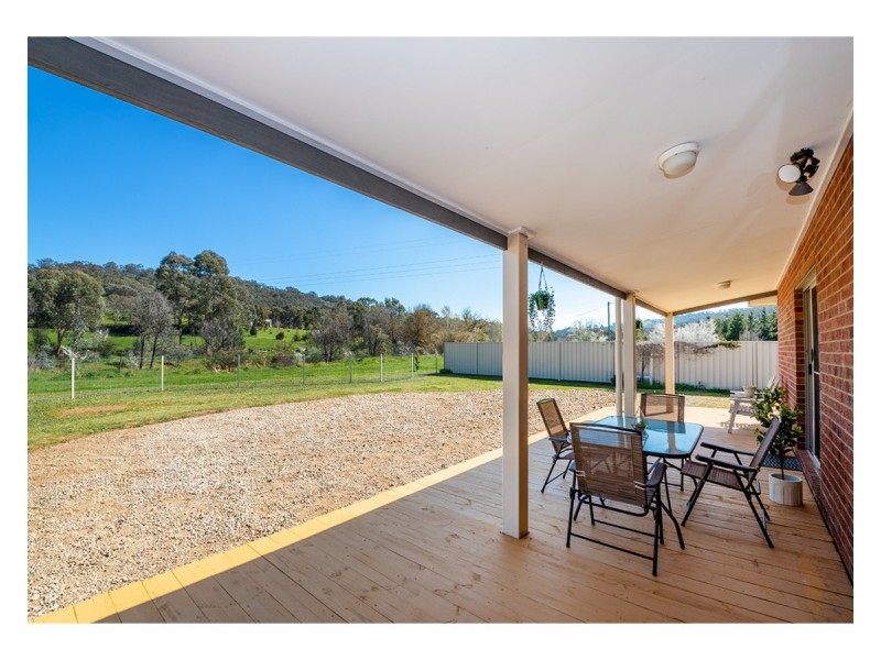 109 Greta Drive, Hamilton Valley NSW 2641