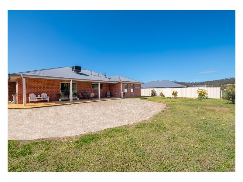 109 Greta Drive, Hamilton Valley NSW 2641
