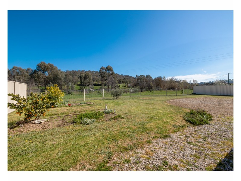 109 Greta Drive, Hamilton Valley NSW 2641