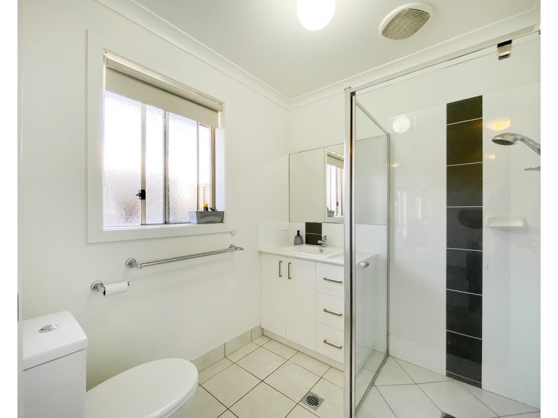 1/3 Victor Place, Lavington NSW 2641