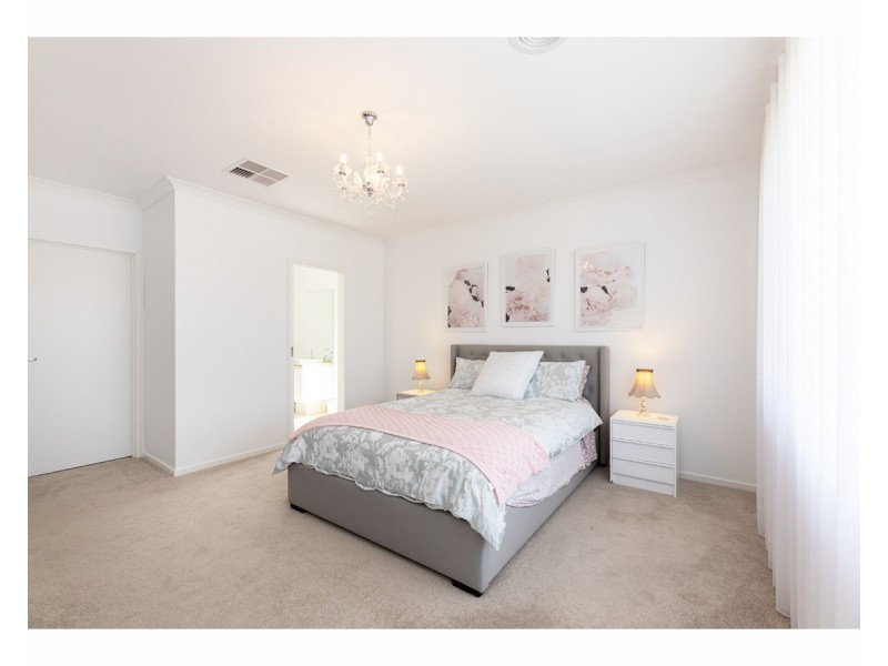 24 Lowerson Way, Wodonga VIC 3690