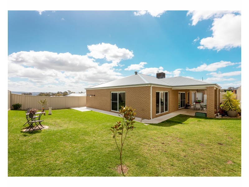24 Lowerson Way, Wodonga VIC 3690