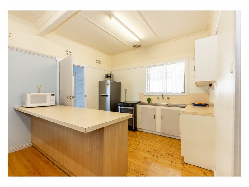 6 Spotted Gum Drive, Lake Hume Village NSW 3691