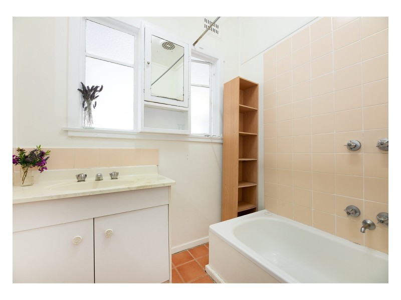 6 Spotted Gum Drive, Lake Hume Village NSW 3691