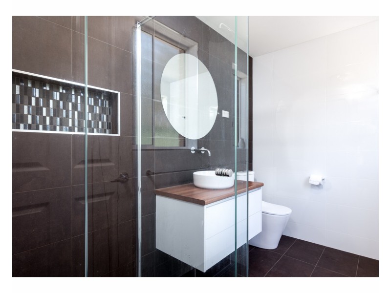 6 William Place, Howlong NSW 2643