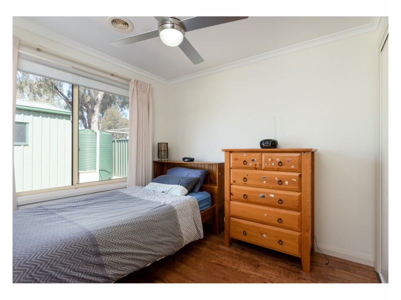 6 William Place, Howlong NSW 2643