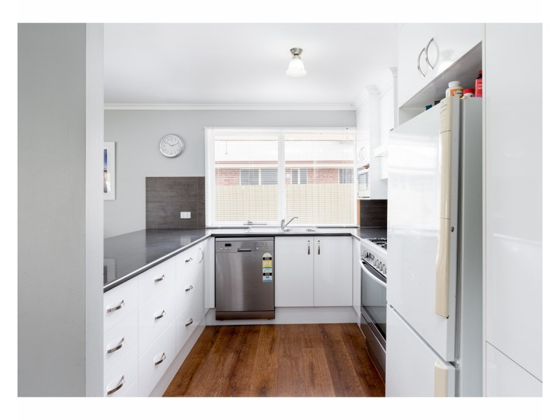 8 Decora Place, Thurgoona NSW 2640