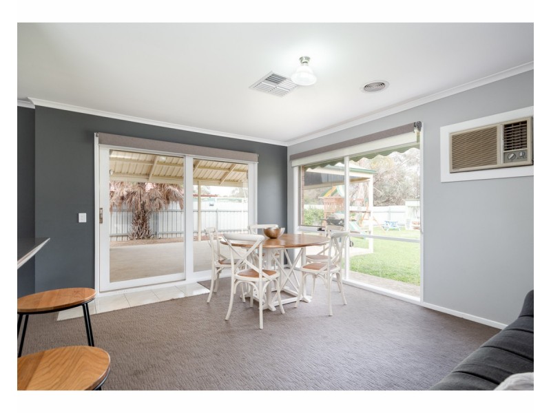 8 Decora Place, Thurgoona NSW 2640