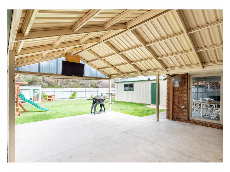 8 Decora Place, Thurgoona NSW 2640