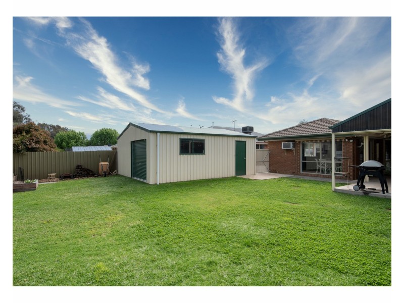 8 Decora Place, Thurgoona NSW 2640