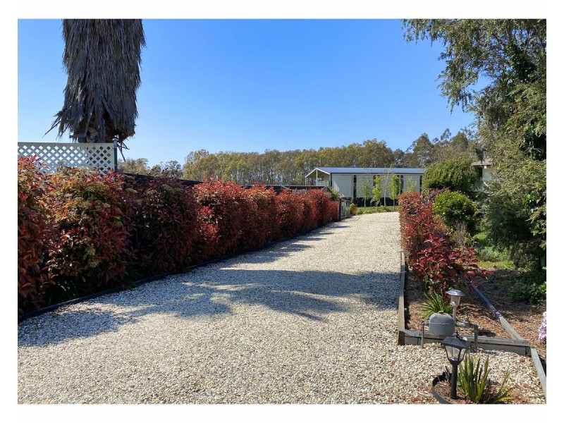 3 Buckland Court, Burrumbuttock NSW 2642