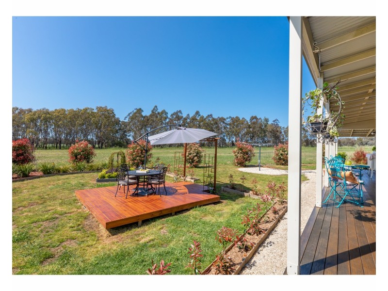 3 Buckland Court, Burrumbuttock NSW 2642