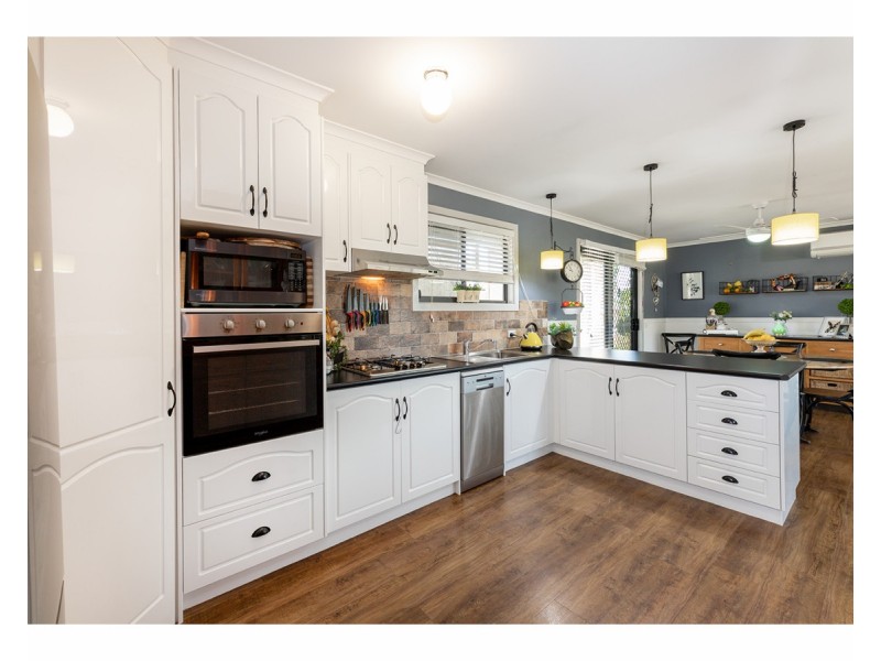 3 Buckland Court, Burrumbuttock NSW 2642