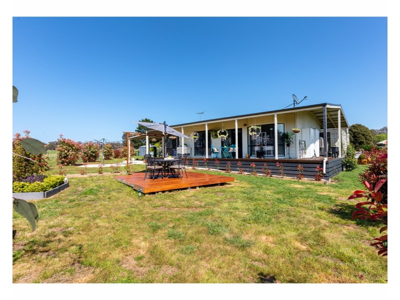 3 Buckland Court, Burrumbuttock NSW 2642