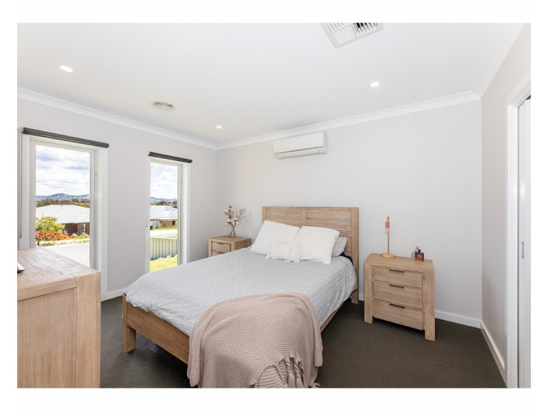 72 Stockman Circuit, Thurgoona NSW 2640