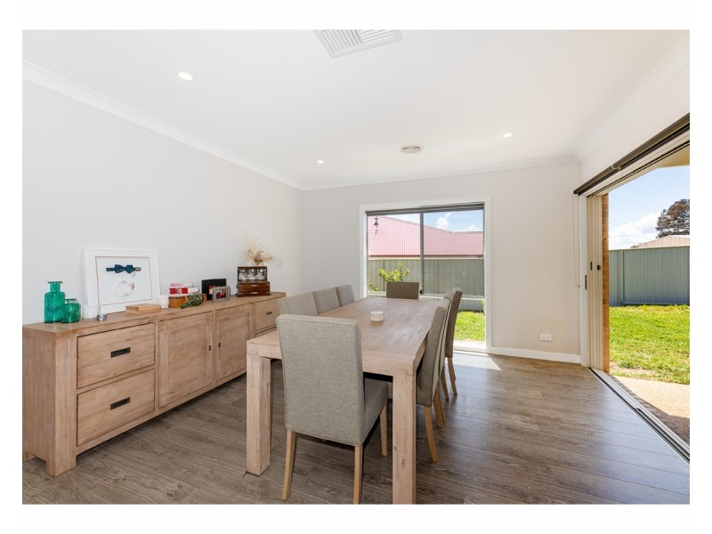 72 Stockman Circuit, Thurgoona NSW 2640