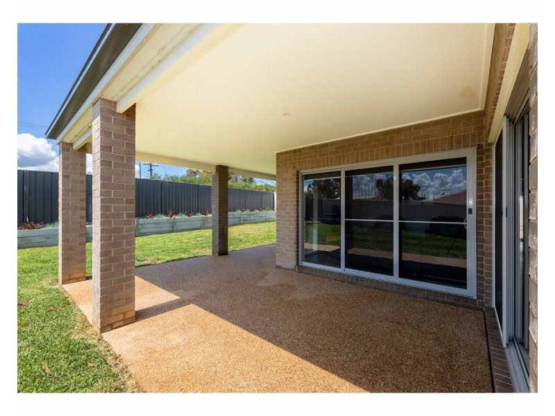 72 Stockman Circuit, Thurgoona NSW 2640