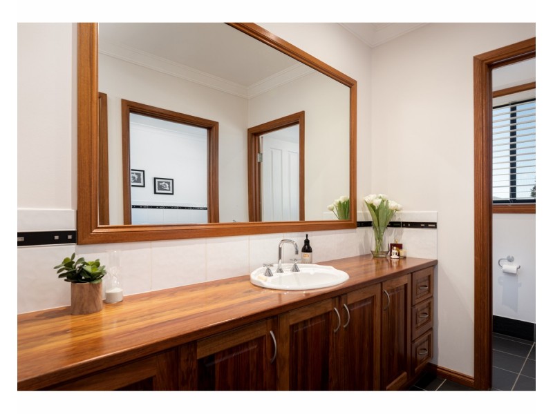 28 Newton Circuit, Thurgoona NSW 2640