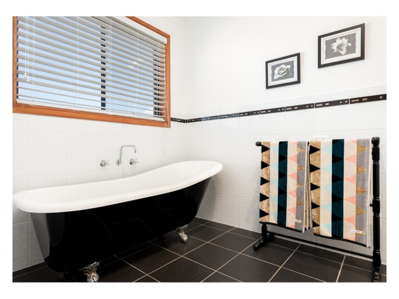 28 Newton Circuit, Thurgoona NSW 2640