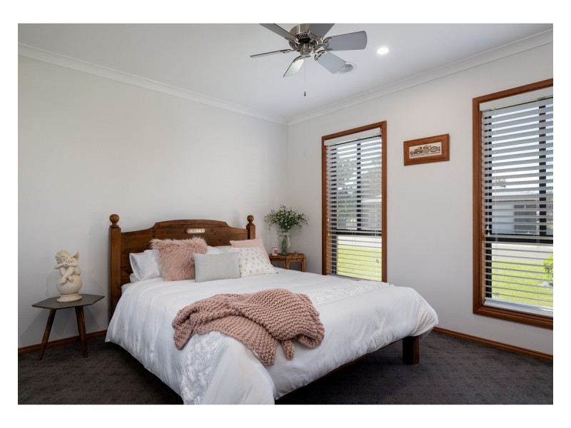 28 Newton Circuit, Thurgoona NSW 2640