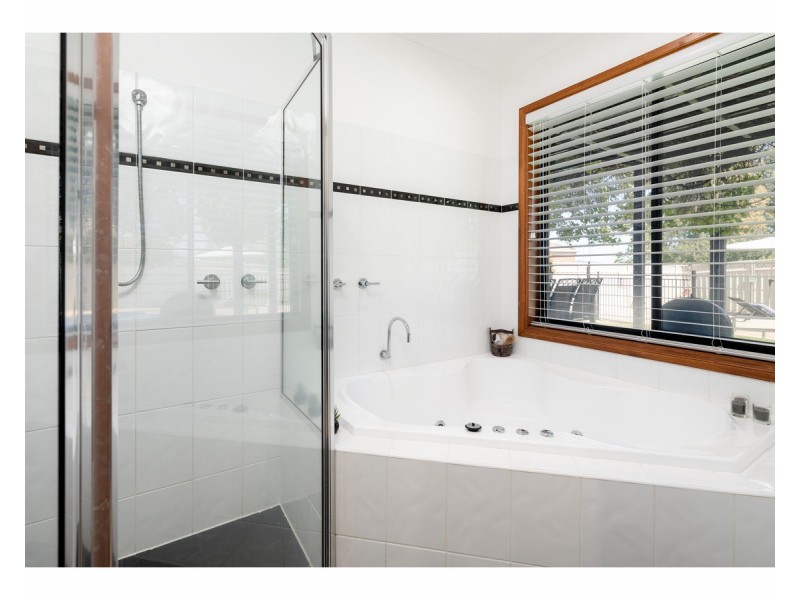 28 Newton Circuit, Thurgoona NSW 2640