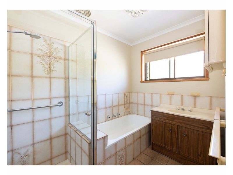 2/426 Bevan Street, Lavington NSW 2641