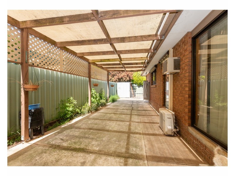 2/426 Bevan Street, Lavington NSW 2641