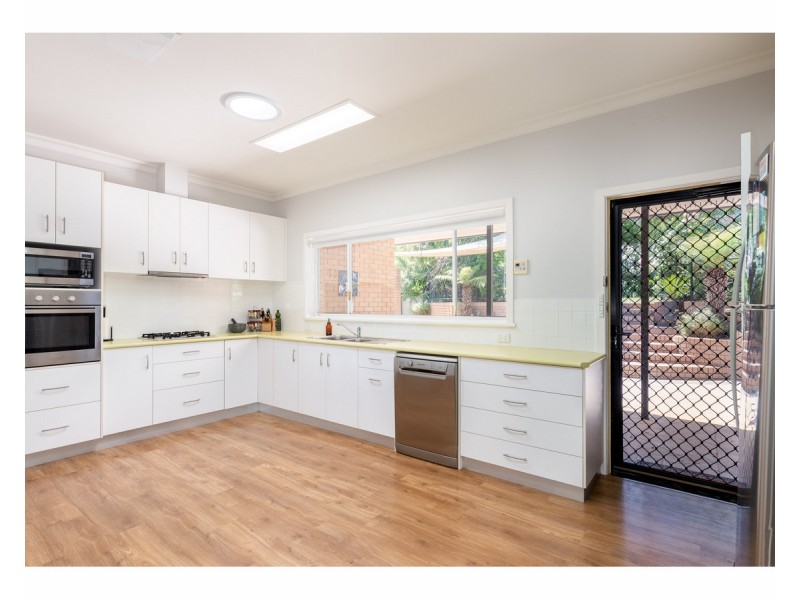 206 Bernhardt Street, East Albury NSW 2640