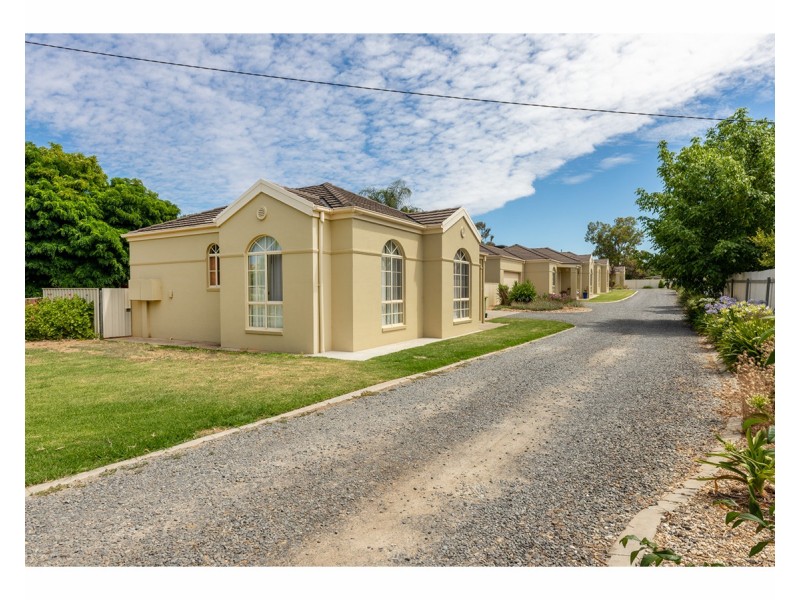 1-4/31 Russell Street, Howlong NSW 2643