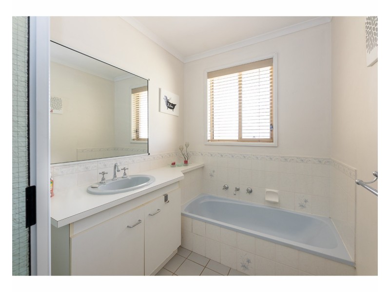 14 Decora Place, Thurgoona NSW 2640