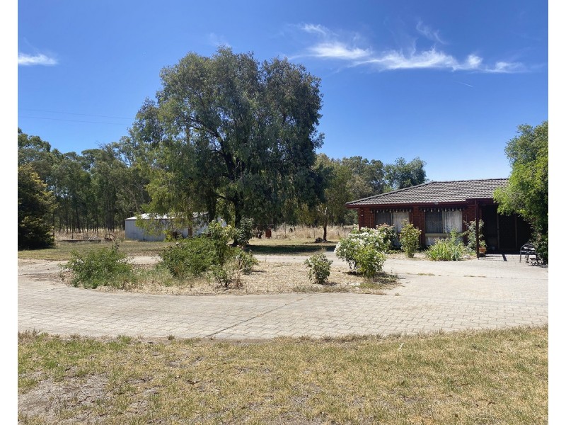 631 Lookout Road, Walla Walla NSW 2659