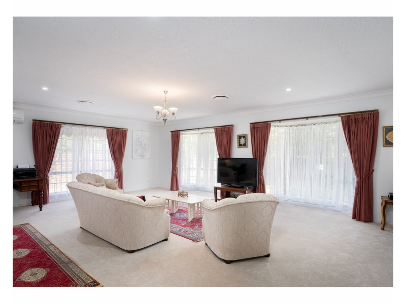 2/415 Romani Drive, Lavington NSW 2641