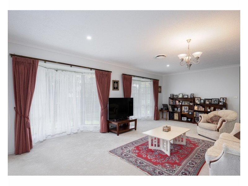 2/415 Romani Drive, Lavington NSW 2641