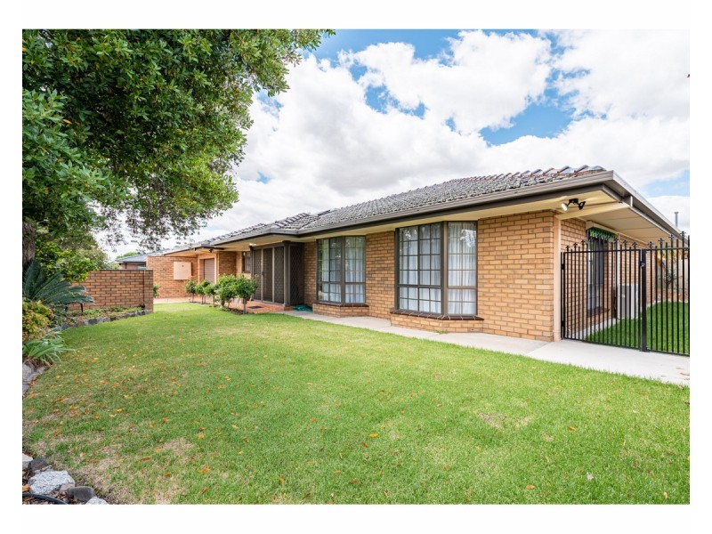 2/415 Romani Drive, Lavington NSW 2641