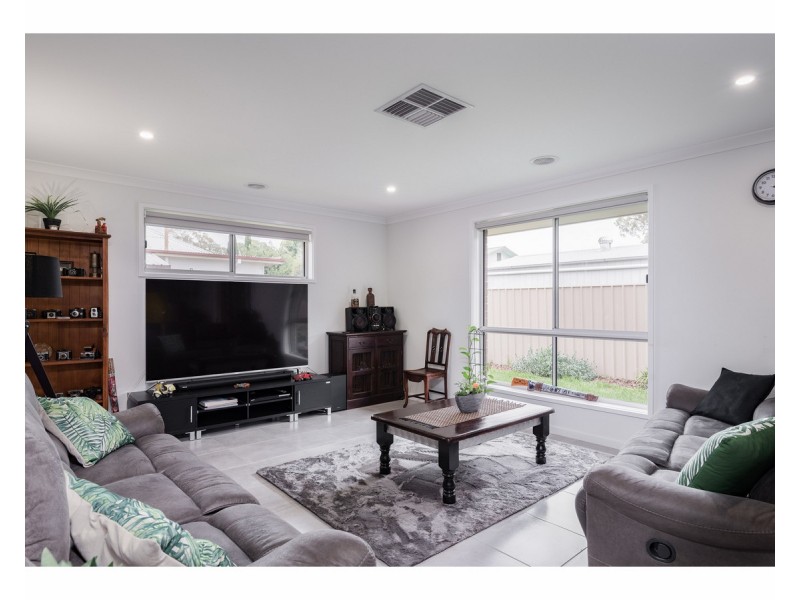 520 Kotthoff Street, Lavington NSW 2641
