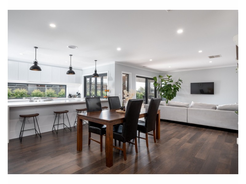 9 Billabong Place, Thurgoona NSW 2640