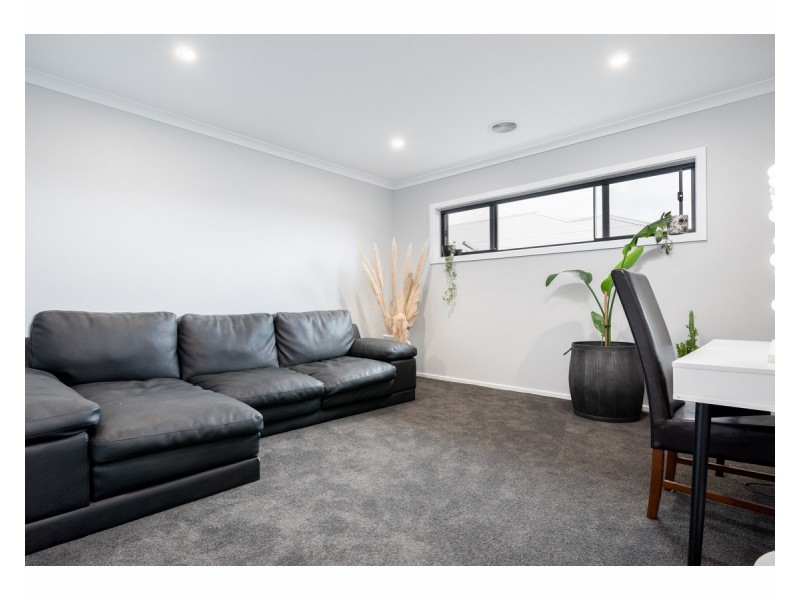 9 Billabong Place, Thurgoona NSW 2640