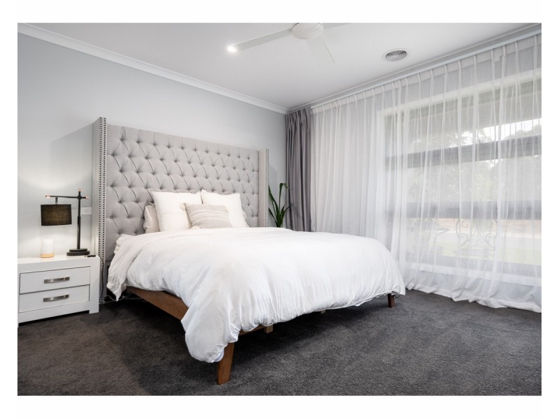 9 Billabong Place, Thurgoona NSW 2640