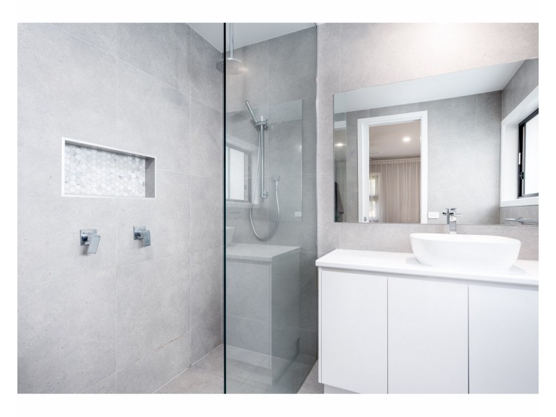 9 Billabong Place, Thurgoona NSW 2640